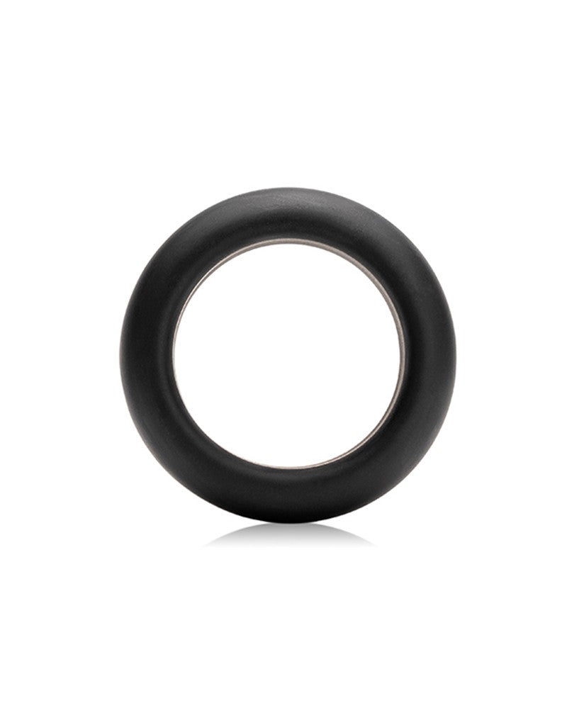 Black Je Joue Maximum Stretch Silicone C-Ring with a flexible yet firm fit.